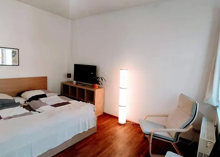 Modern Studio08 With Big Balcony In The Neustadt Daire *